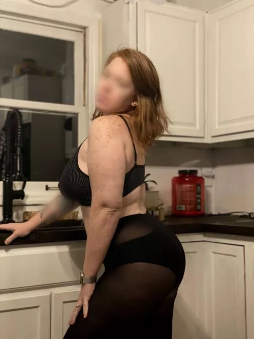 Thanks for letting me sleep in on this lazy Saturday. Now, how can I serve you? by littleredrideswolf