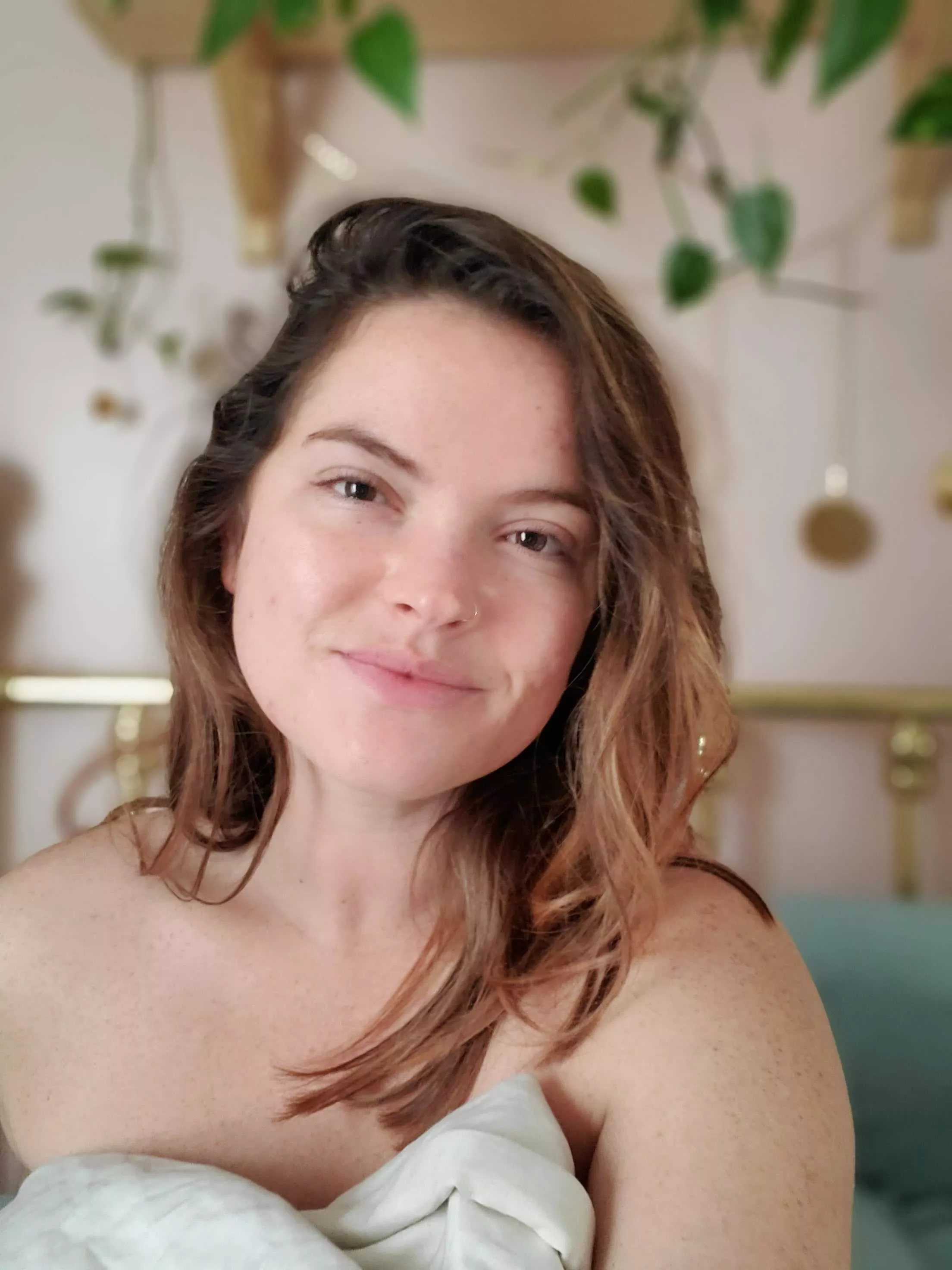 That all natural/wake up/no make up look 😇 posted by Gwenbunnybun