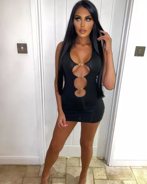 That dress is struggling! by wiiman5