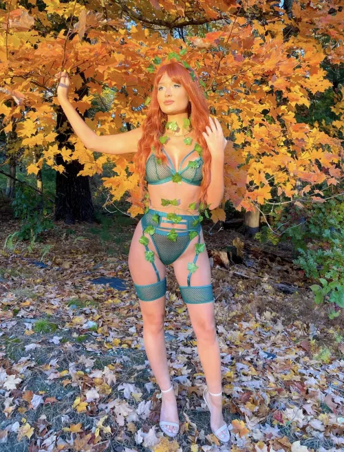 That girl is poison by caitlinrosexo