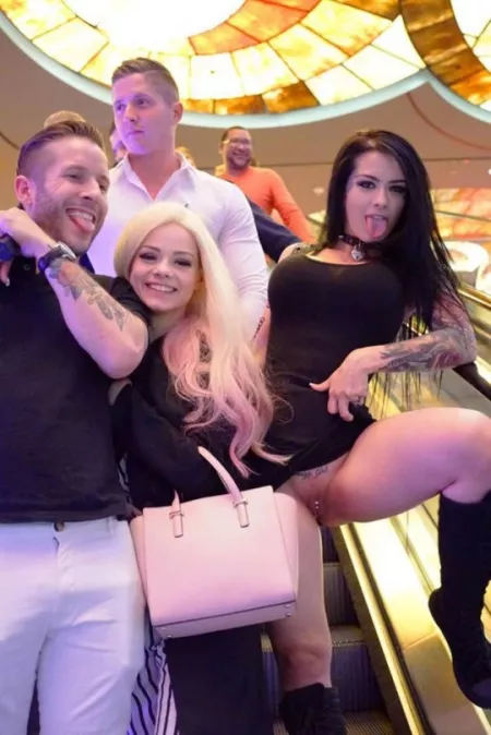 That is a rare pose by [deleted]