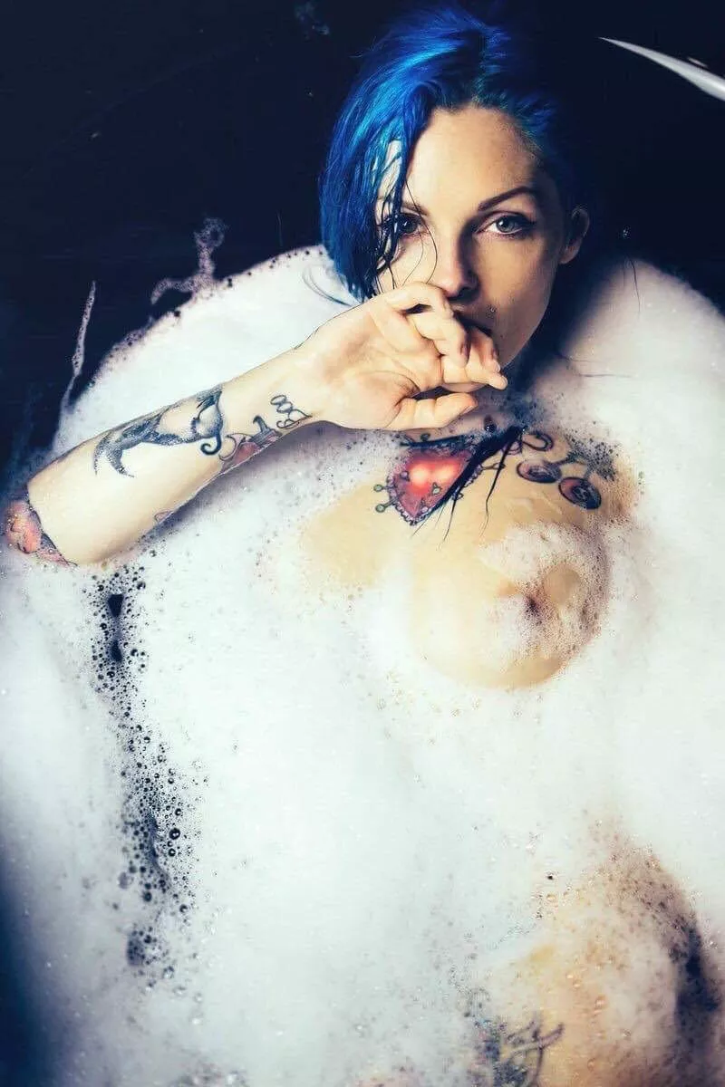 That look 👀 posted by Sarcasalley