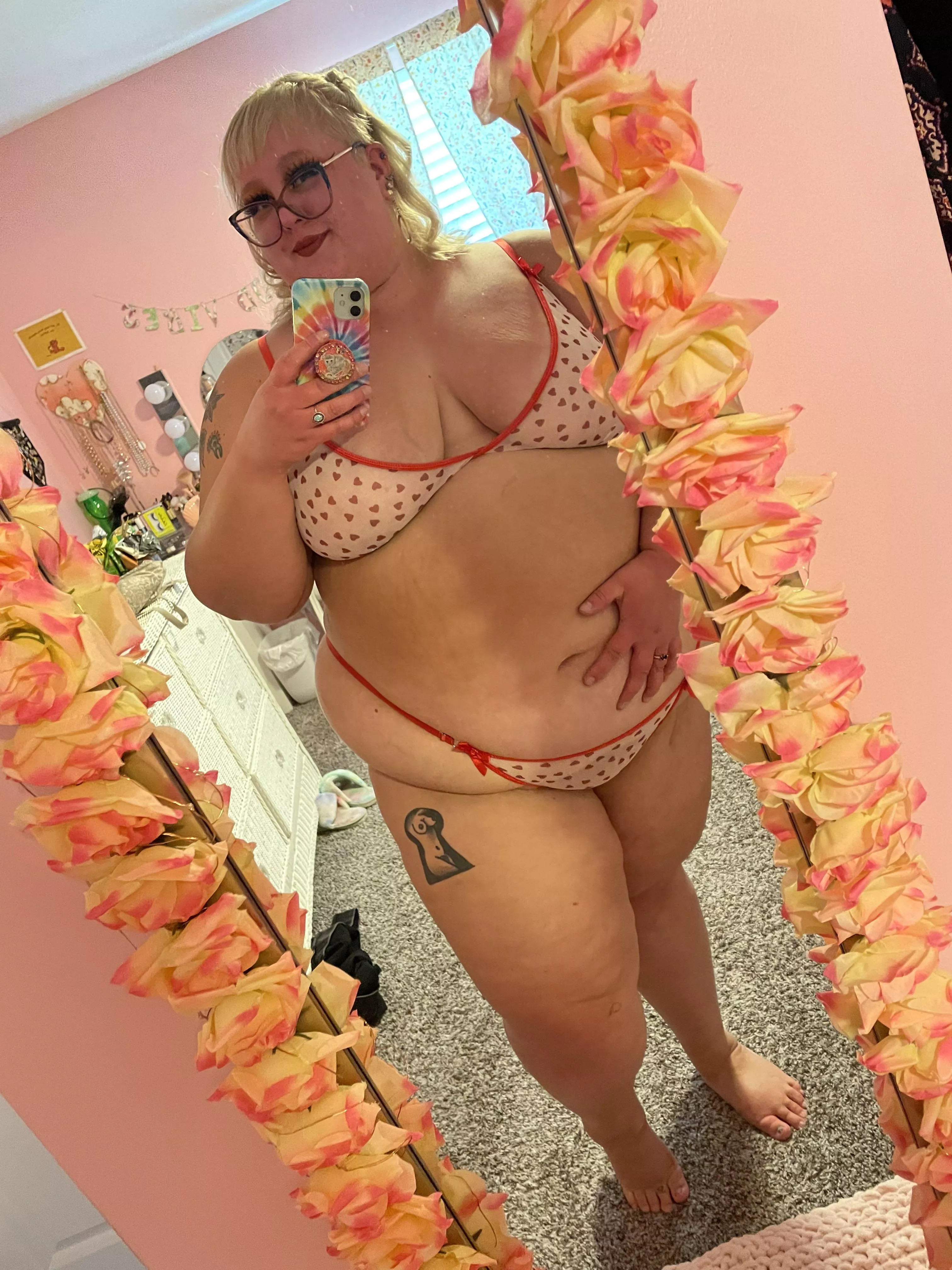 that panty string is barely hanging on 😂 posted by rosalieeliza