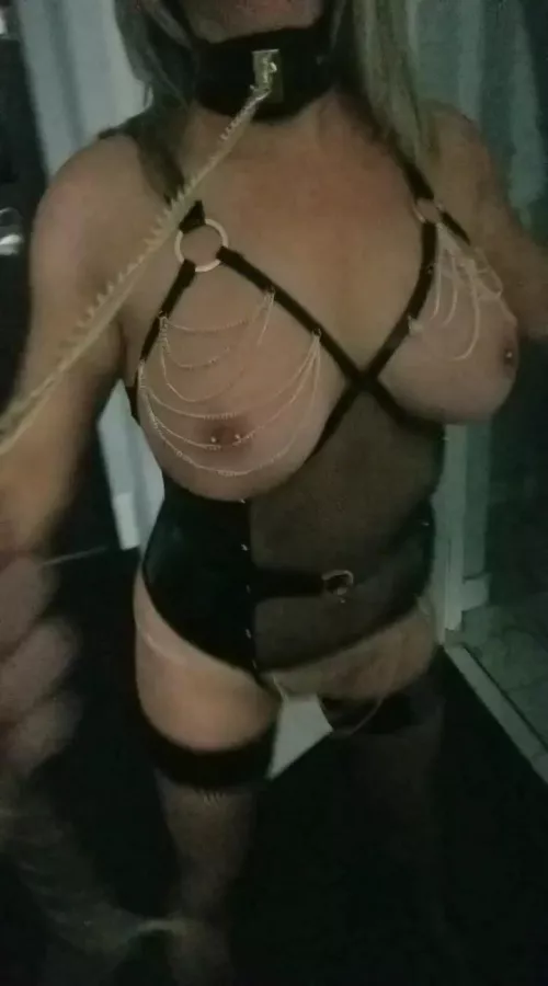 That pull... by Queen-Molly-Hotwife