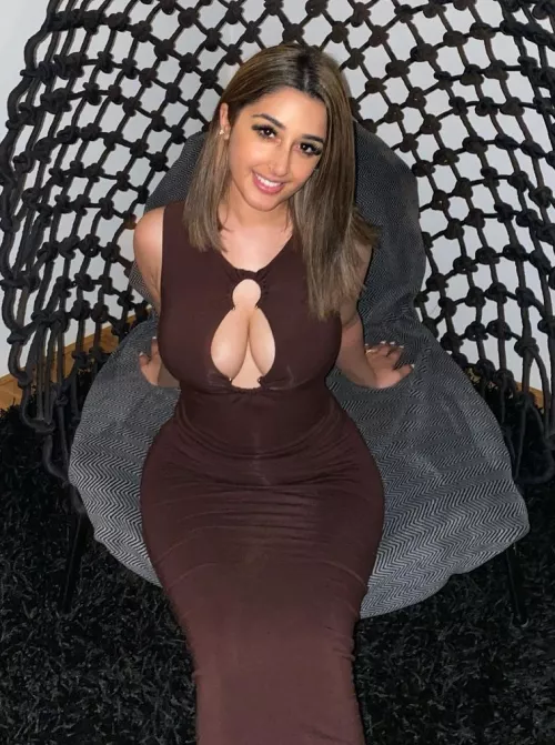 That shape! by Insectpolitics