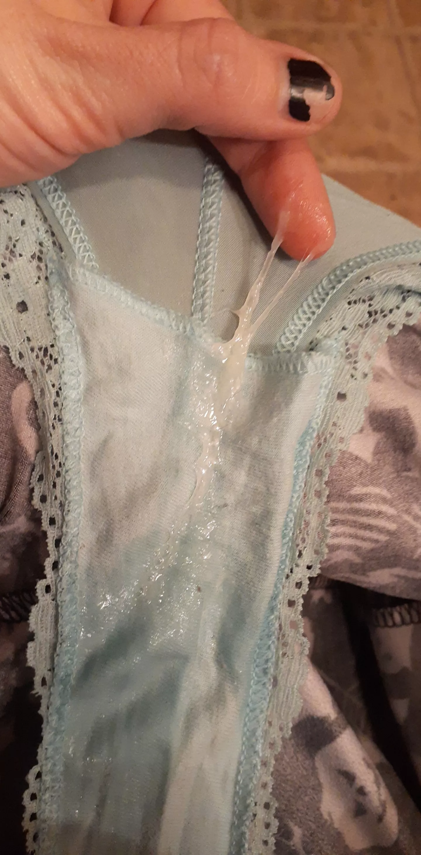 That stretch 😻💦 posted by stonerchicforyou