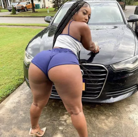 That’s a lot of ass to work with by RavnAhriman2