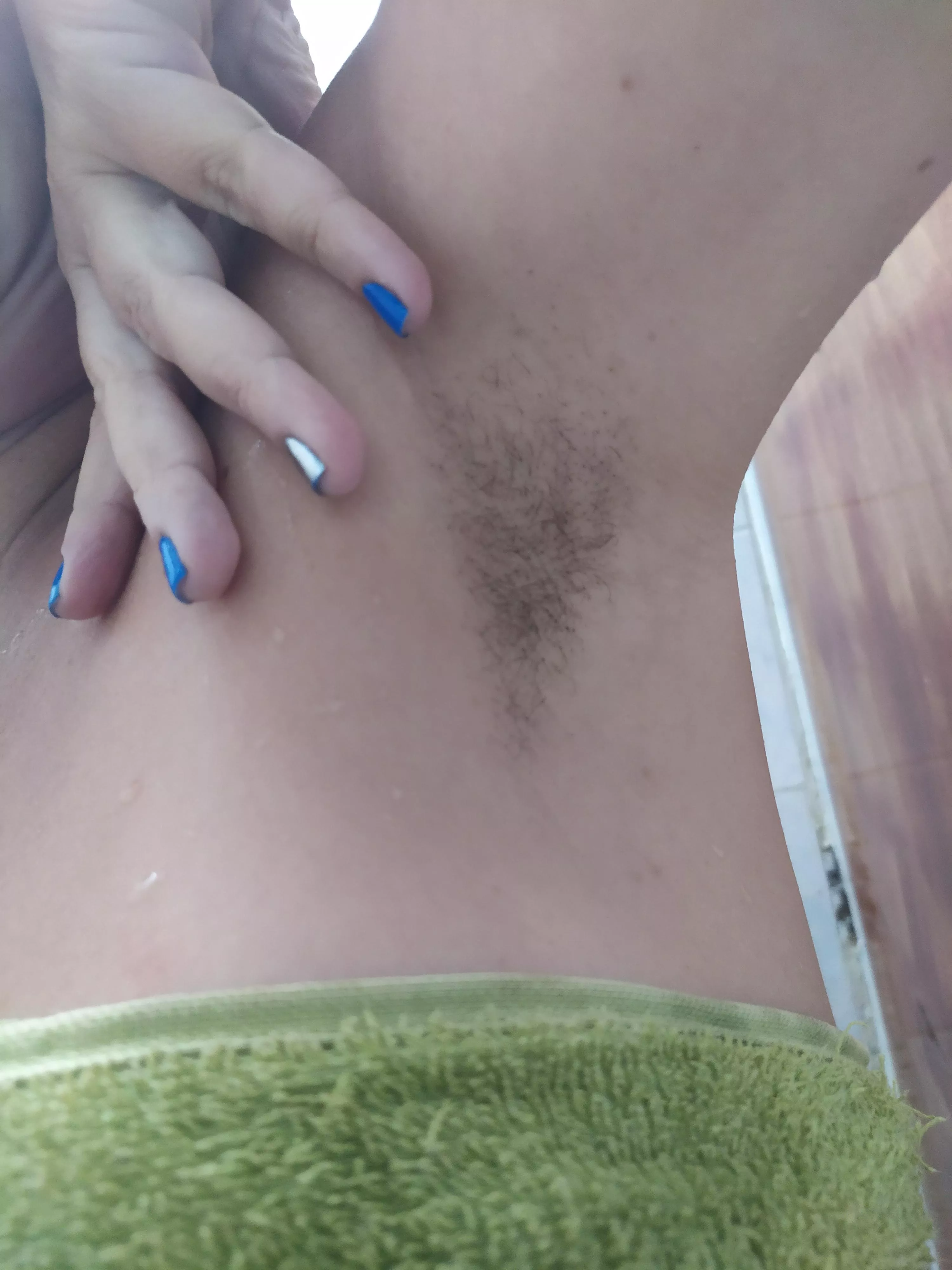 That's for my armpit lovers. Wet coming out of the bathroom 😜😘 posted by missrizos