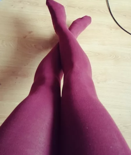 That's my longest socks able to cover my whole legs :3 also I rly love the color ^^ by Ushiyashi
