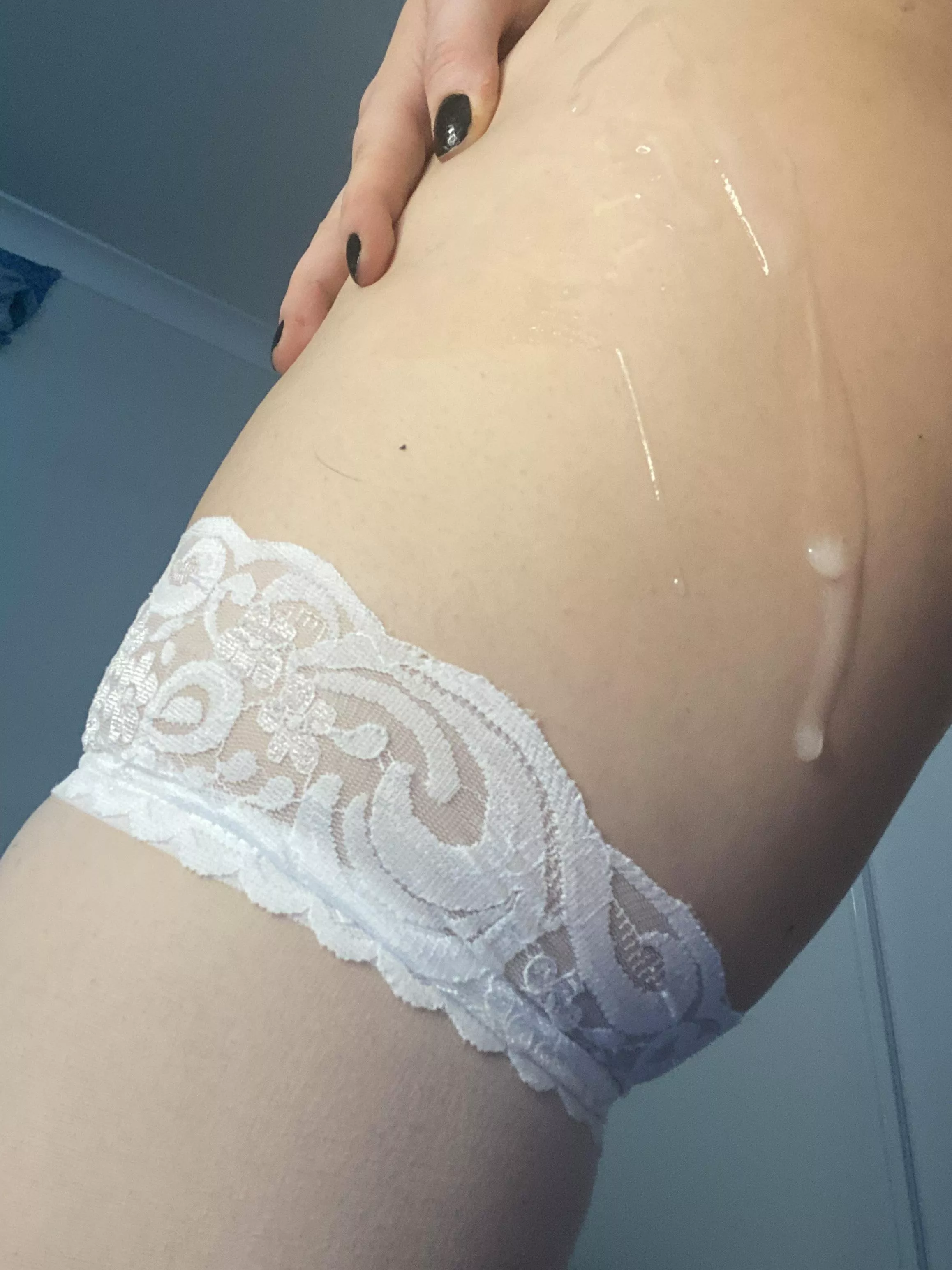 the aftermath of using my new favourite toy 😳 posted by dxskdxwn