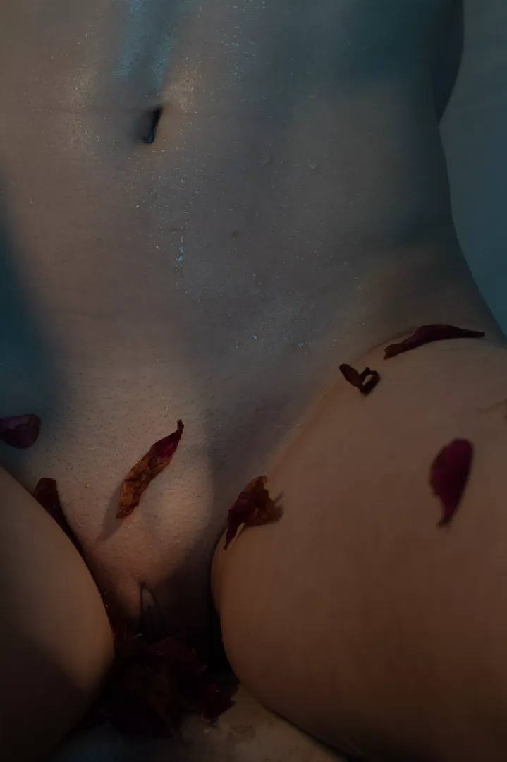 the art of beautiful nudity🍓 posted by libertinart