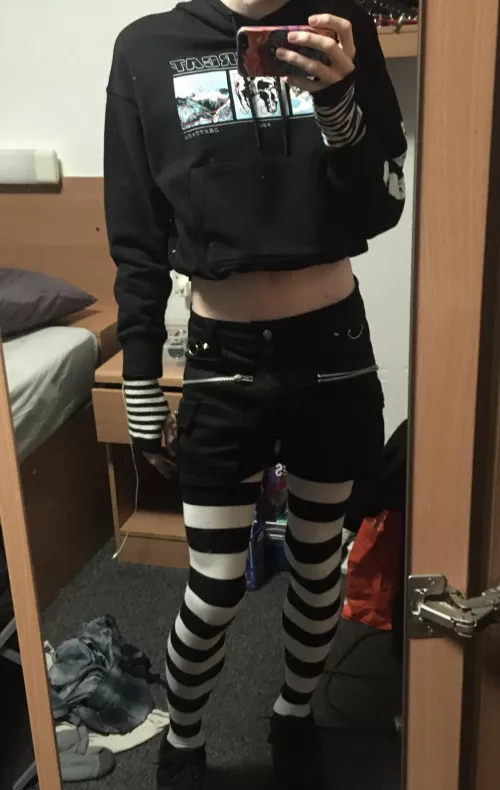 the average dubstep listener in 2021 by Snowwers