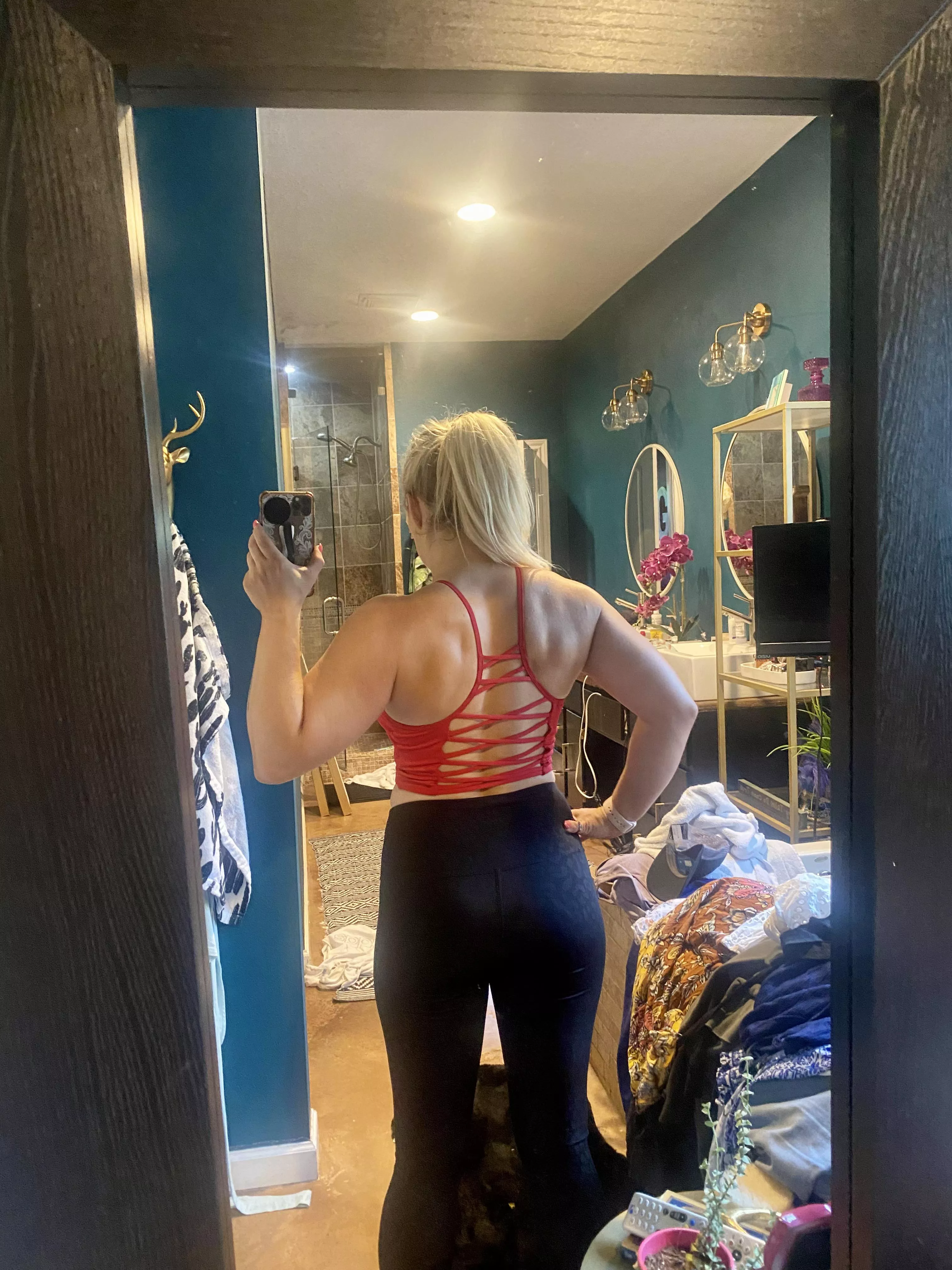 The back of this top is even better 😉 posted by Fitgirl_pea