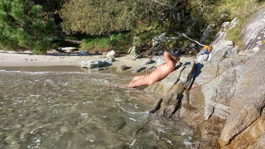 The beach boner time by nakedbodyworld