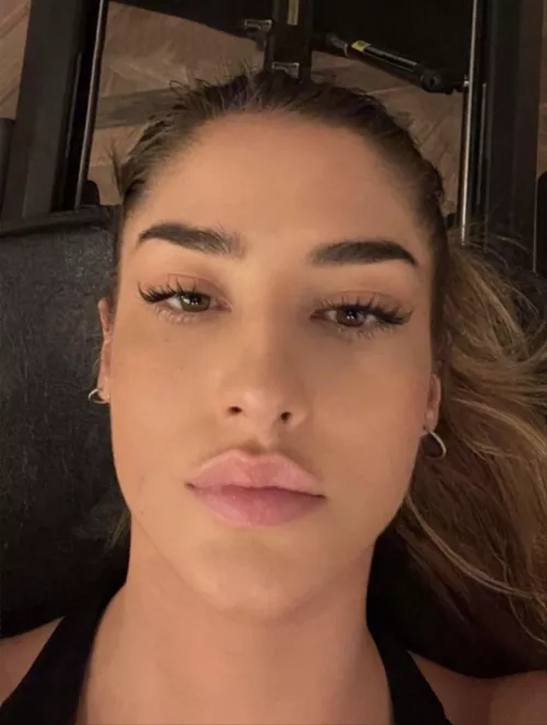 The best workout sessions is the ones where you can lay down 😅 F26 by anatrif96