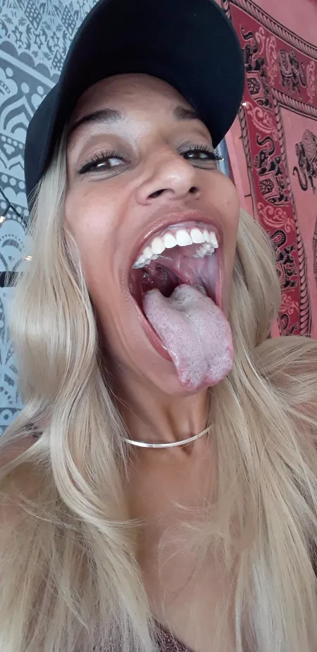 The bigger the better? by Goldenlace2020