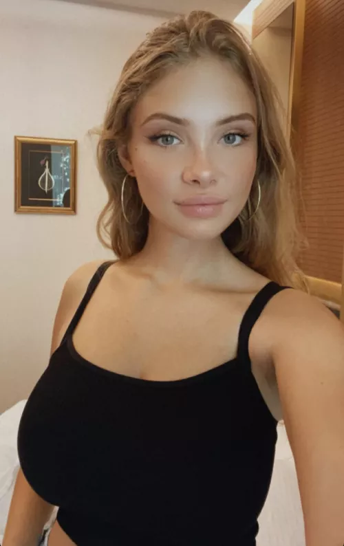 The black isn't hiding anything! by FizzyOrangeJuice