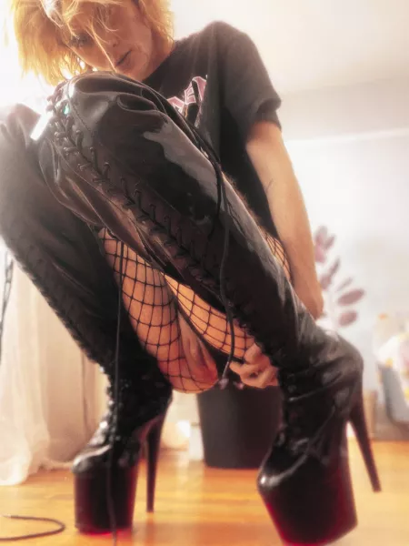 The boots stay on during sex 😤 by prettyb0yp33p