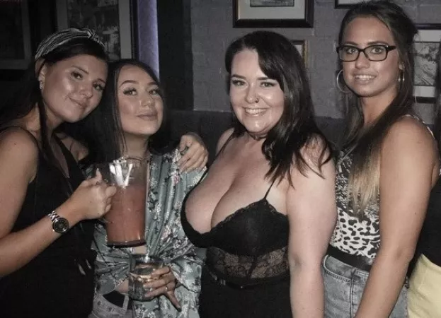 The centers of attention by v3r3maf4rk4m