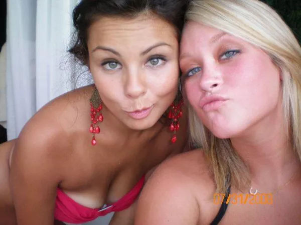 The classic question: blonde or brunette? by leroyjanks