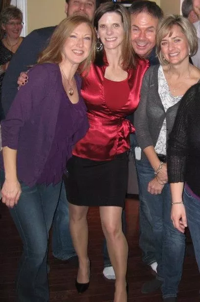 The classy lady is taller, stronger, and more fit than the other2 ladies, and also has bigger boobs than both of them put together! posted by nitert