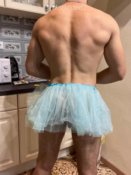 The cute back! 😝 by WorkHard2