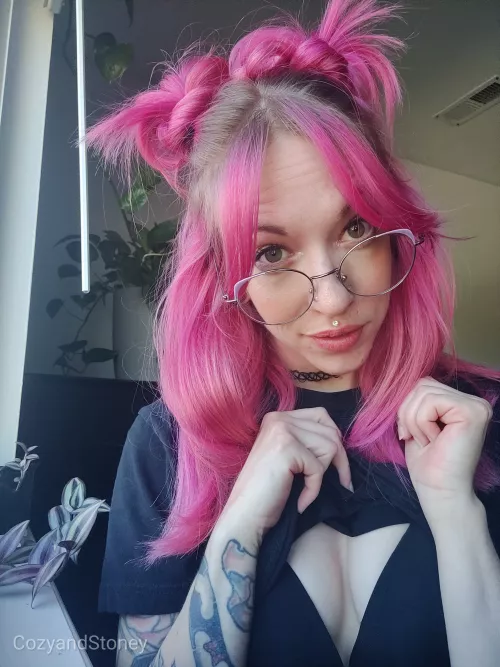 The early 2000s called this morning and said they wanted their hair back. You cannot has, tis mine! by cozyandstoney