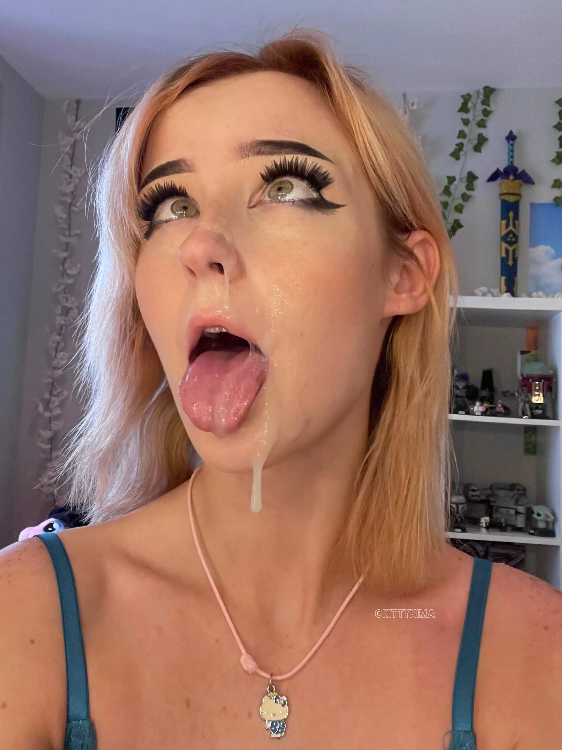 the face i make after sucking you dry 🥰 posted by newn0rmal106