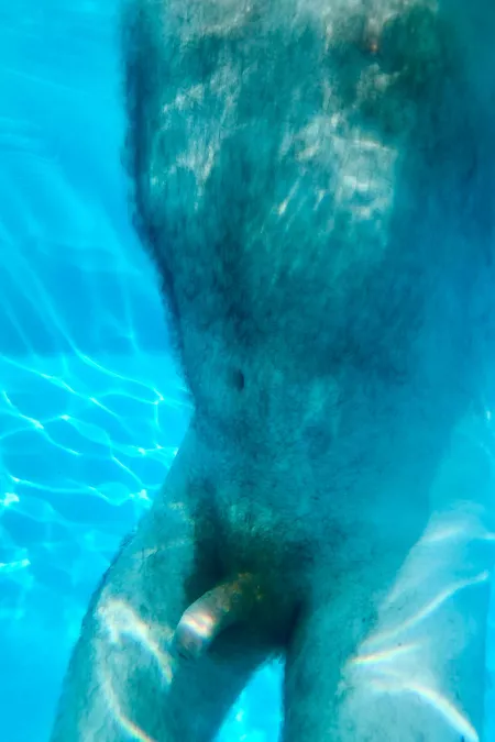 The first of the winter snow arrived here today but I wish it was still summer though (m) by gogo1558