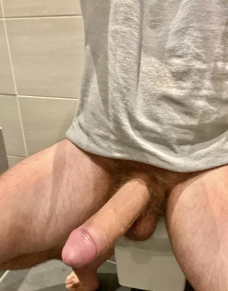 The girl I’m seeing asked for a pic this eve, sent her this by JoeReplicant