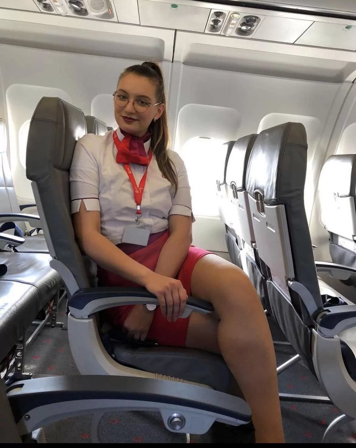 The glasses makes her sexier 🇧🇪 posted by arrayoutofbounds