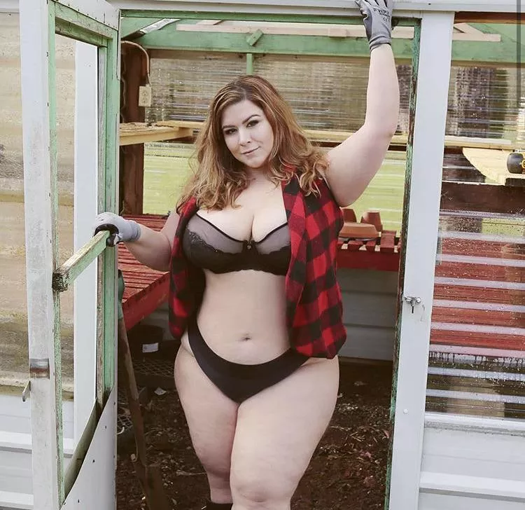 The gorgeous London Andrews posted by kinkykat977