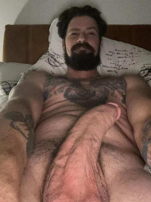 The great thing about having long arms is you are basically a walking selfie stick. Anyone wanna take a better pic? by MeatyMe