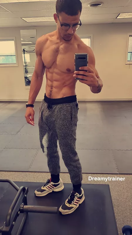 The gym is a great place to cure a broken heart by dreamytrainer