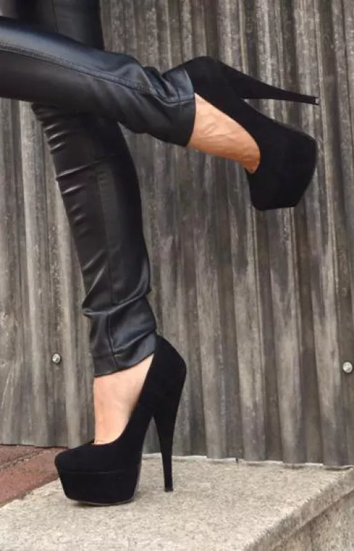 The hardest heels to keep clean by Itsme786122