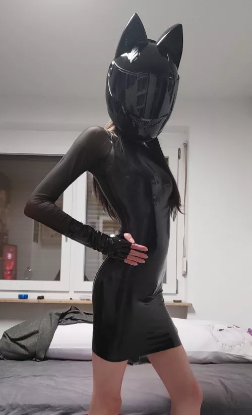 The helmet stays on during sex! ^~^ by Curtaku