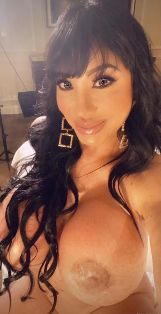 The hottest thing on planet earth posted by wastemonkey