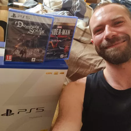 The long wait has paid off ! Gayme is on guys !! by theweaselbear