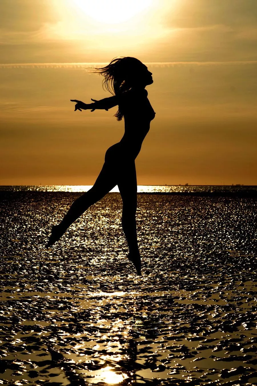 The Miracle Of Flight posted by fill_it_with_cream