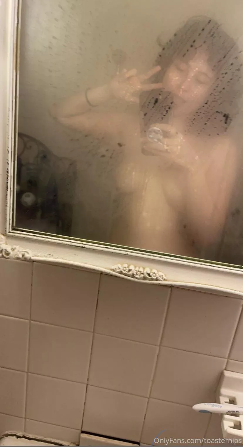 The mirror wasn't the only thing that got hot and steamy 💦🍒🍑 posted by toasternips