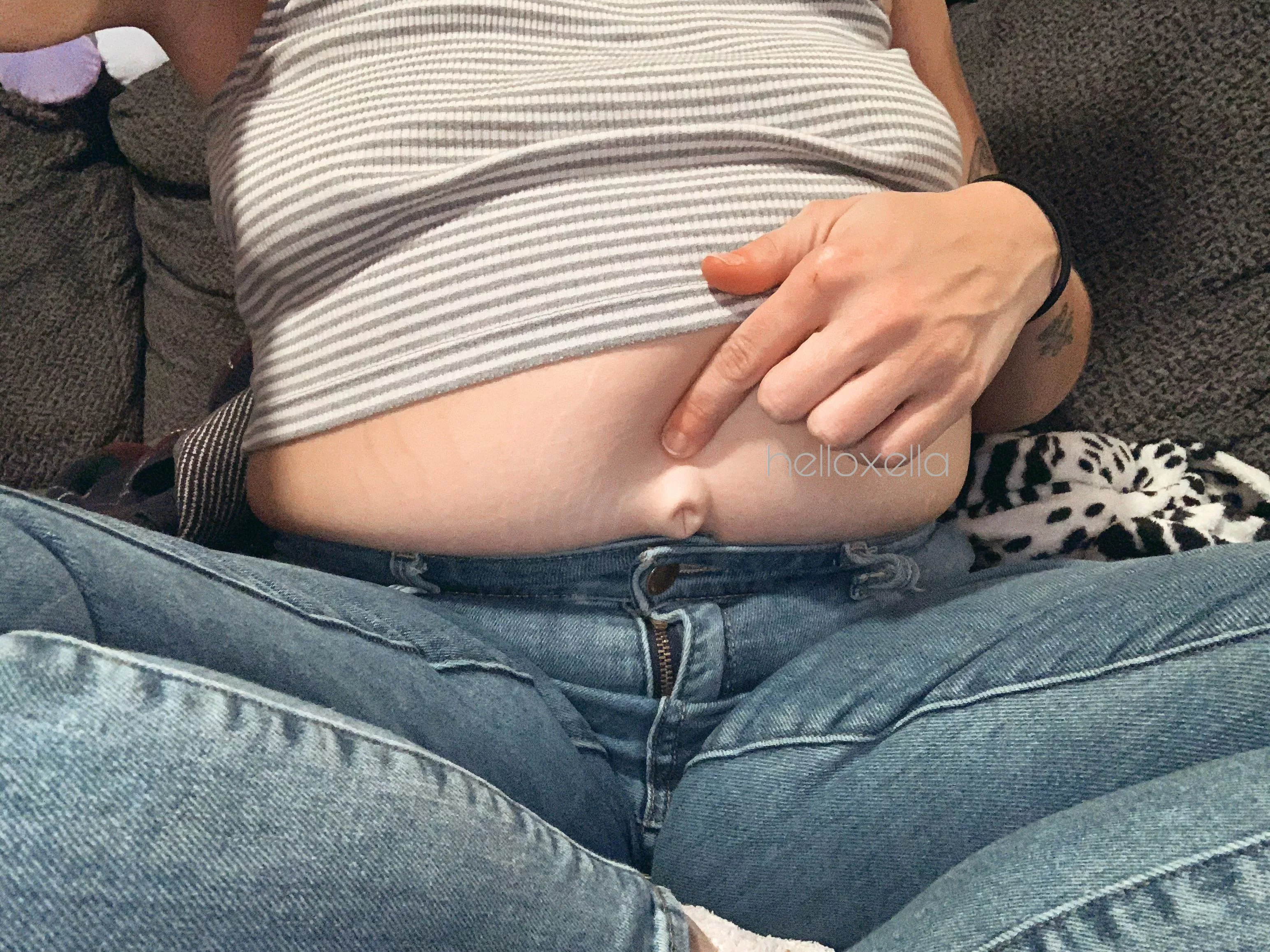 The moment you have been waiting for - my belly button is popping out now! 😝 posted by helloxella