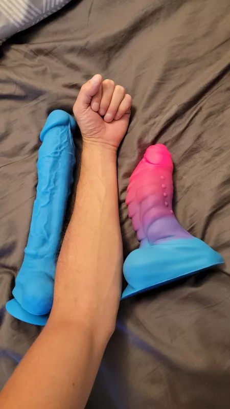 The newest edition along side my medium flint! by arachazoid89