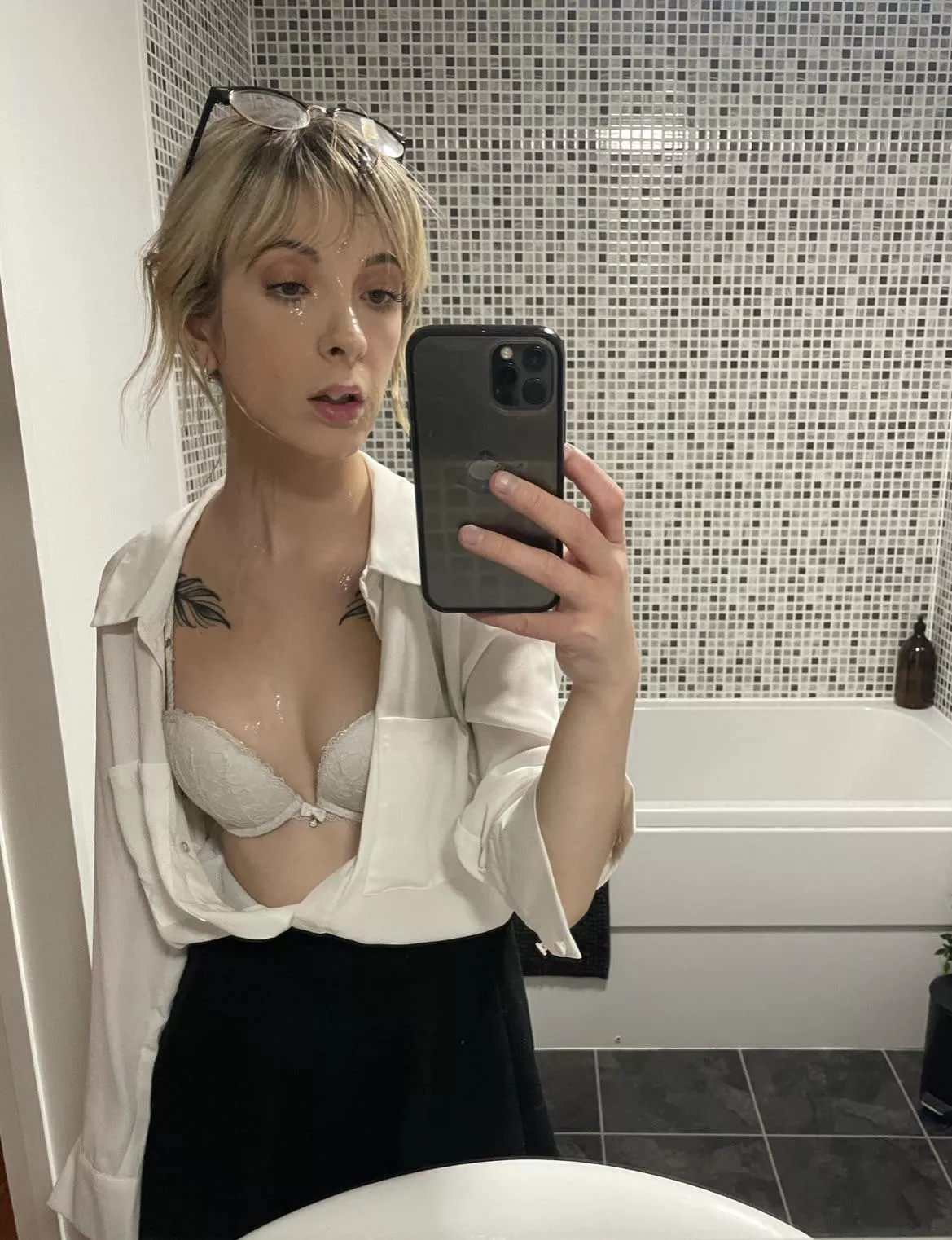 The office slut. posted by jadevowofficial