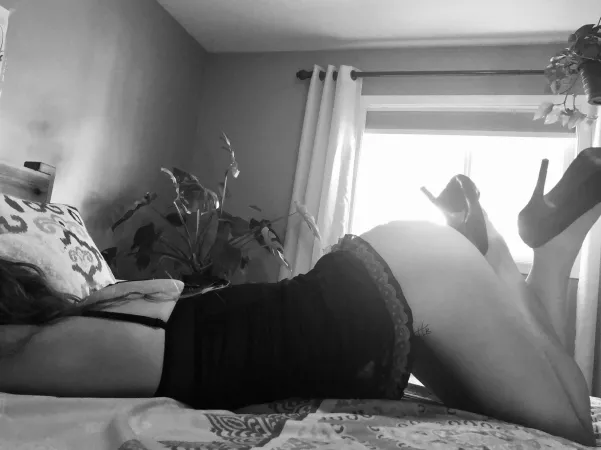 The one thing he should know is I can also wear the pants. With my fucking heals on, looking like a real strong woman. Any daddy would be proud to say I’m his. by MHoneyBush