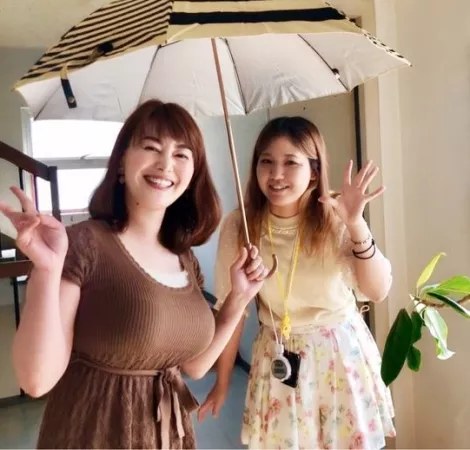 The other girl's hand says it all by Boyfoxtrot