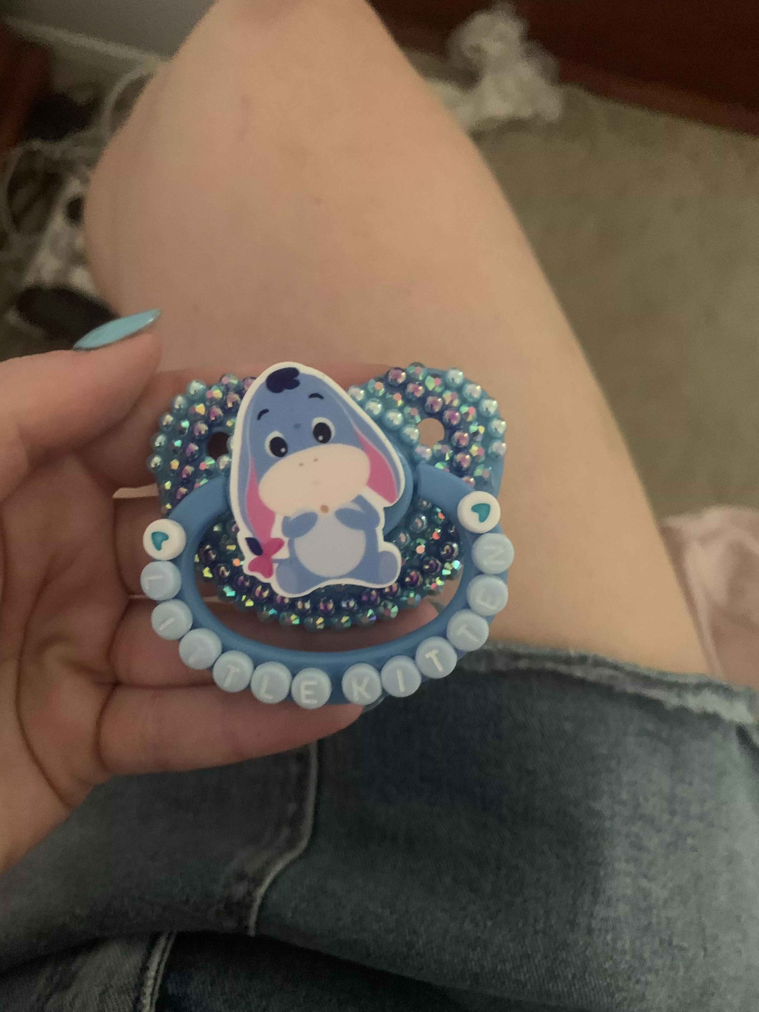 The paci daddy bought me just came today, I wuv him so much 🥺 posted by isobellie7
