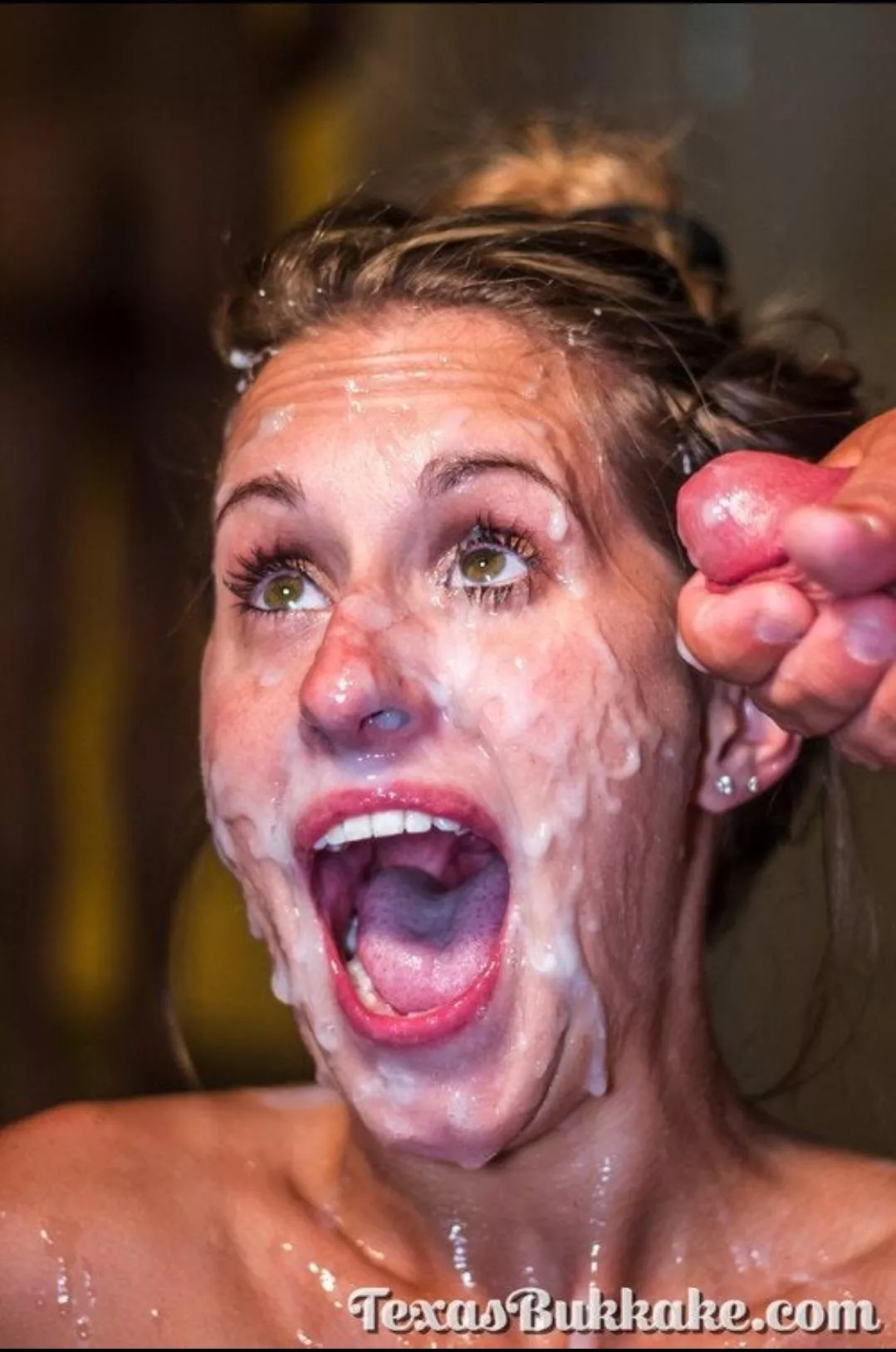 The perfect cum whore posted by Genegrice21