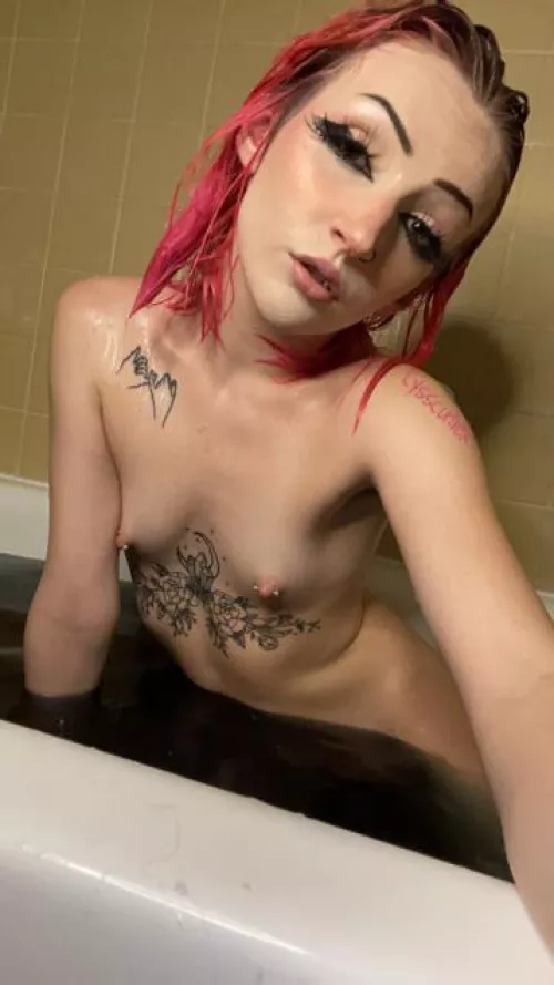 The perfect handful by lysscutiex