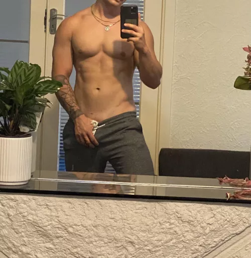 The plants stood up a little more 🤫 by madsandcals