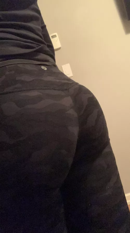 The power of a booty 🍑F51 by mischieviousmomma70